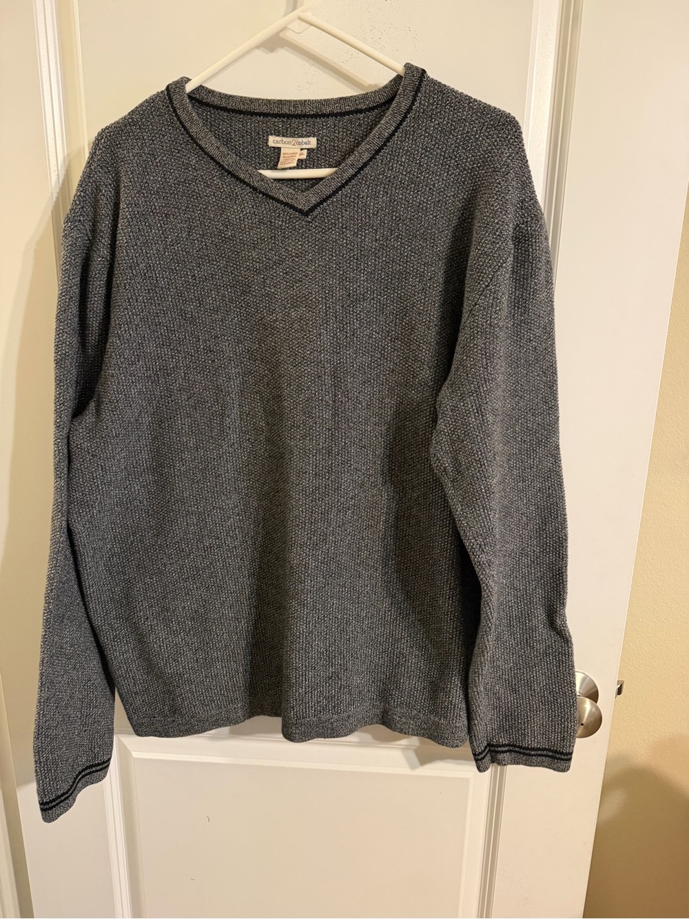 Men's Textured V-Neck Sweater in Charcoal Gray